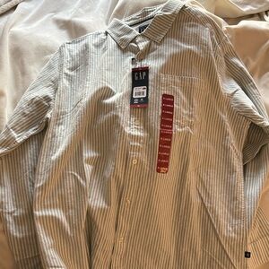 Men’s casual button down long sleeve shirt